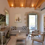 Akrolithi Boutique Hotel&suites 3*