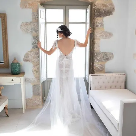 Akrolithi Boutique & 3* Oitylo