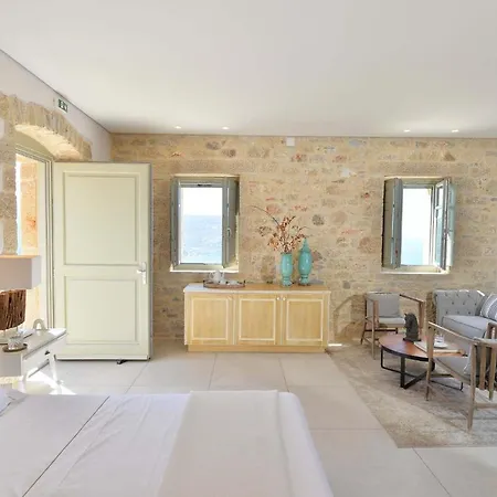 Hotel Akrolithi Boutique & Oitilon