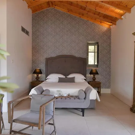 Akrolithi Boutique & 3* Oitilon