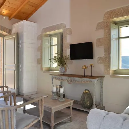 Hotel Akrolithi Boutique & Oitylo