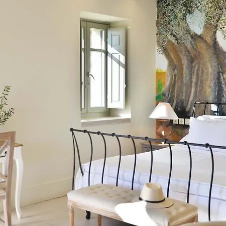 Akrolithi Boutique & 3* Oitylo