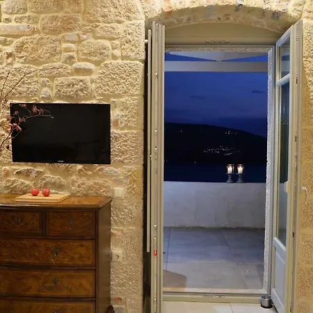 Hotel Akrolithi Boutique & Oitilon