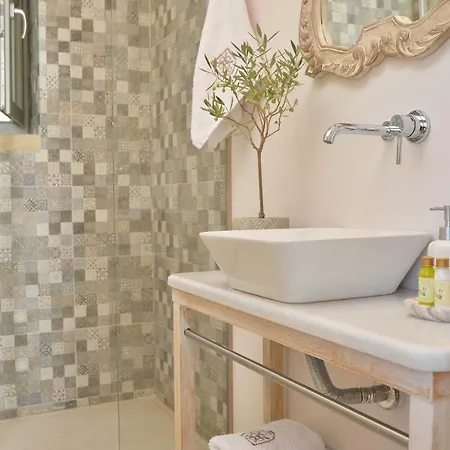 Akrolithi Boutique & 3* Oitilon