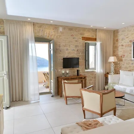 Akrolithi Boutique & Hotel 3*