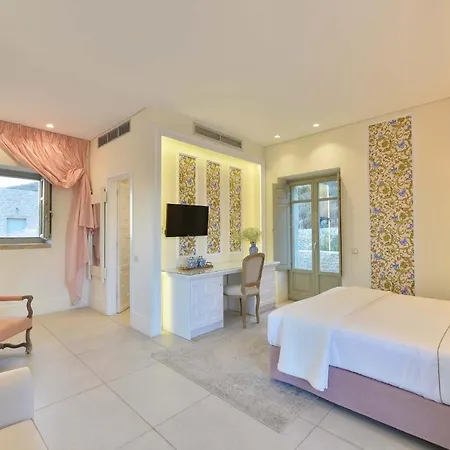 Akrolithi Boutique & 3* Oitylo