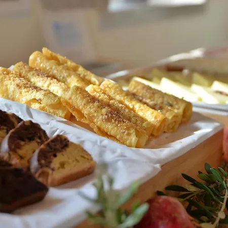 Akrolithi Boutique & Oitylo