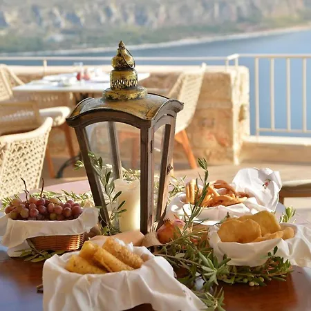 Akrolithi Boutique &