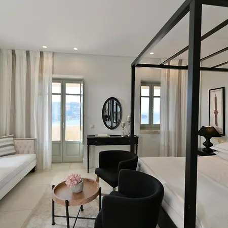 Akrolithi Boutique & Hotell Oitilon
