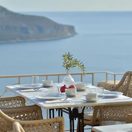Akrolithi Boutique & Hotell Oitilon