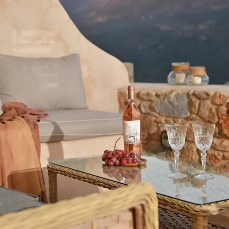 Akrolithi Boutique &