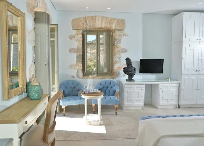 Akrolithi Boutique &