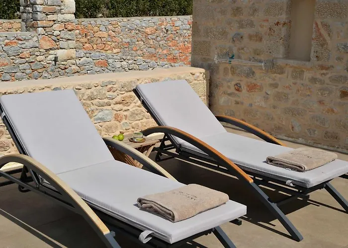 Akrolithi Boutique & 3* Oítilon