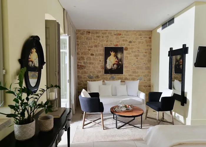 Akrolithi Boutique &