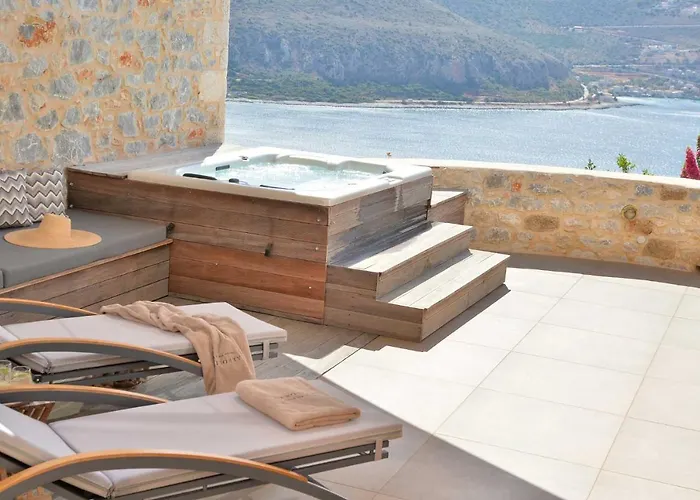 Akrolithi Boutique & Hotel