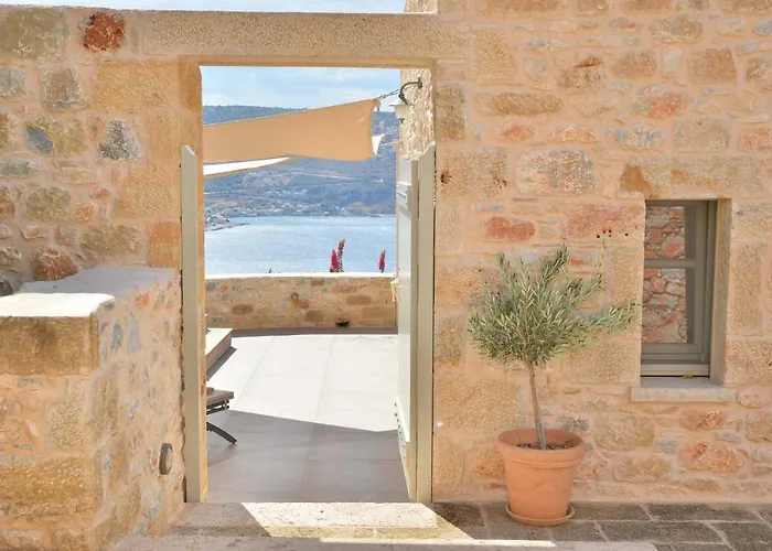 Akrolithi Boutique & 3* Oítilon