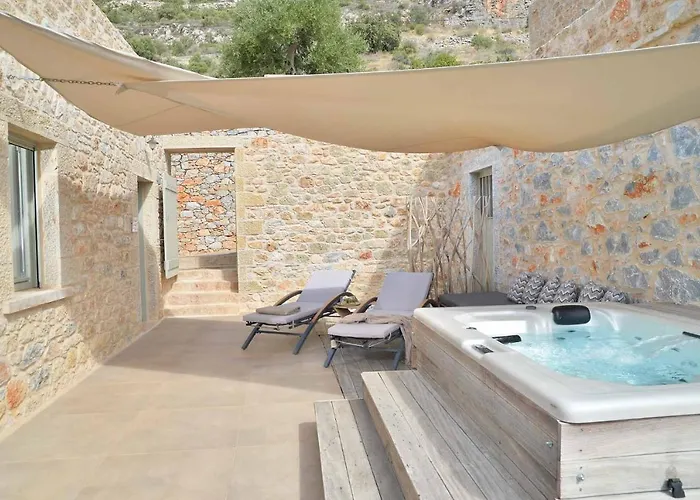 Akrolithi Boutique & 3* Oítilon