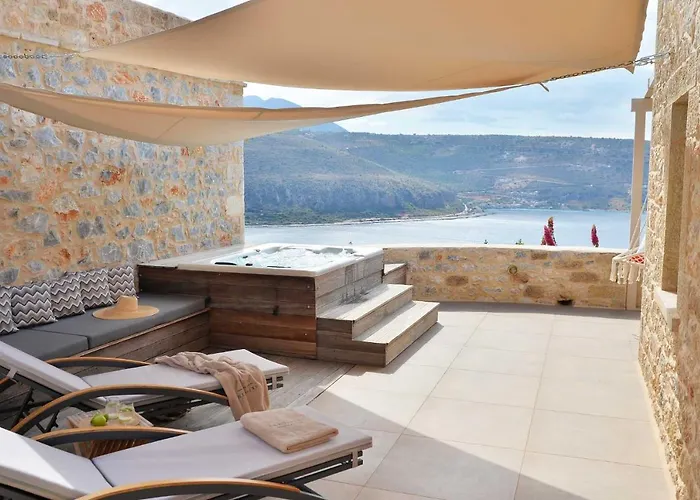 Akrolithi Boutique & Hotel 3*