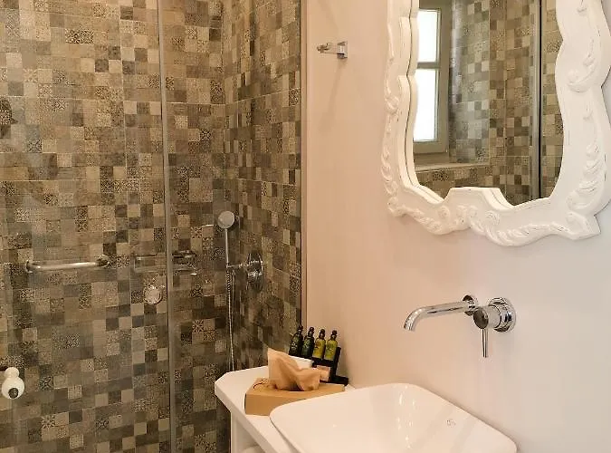 Akrolithi Boutique & Oítilon